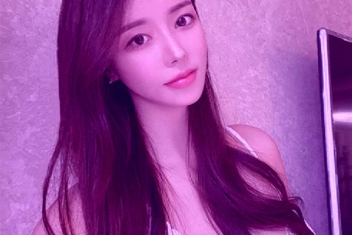 Nova, 37 — Escort in Yazikou, China