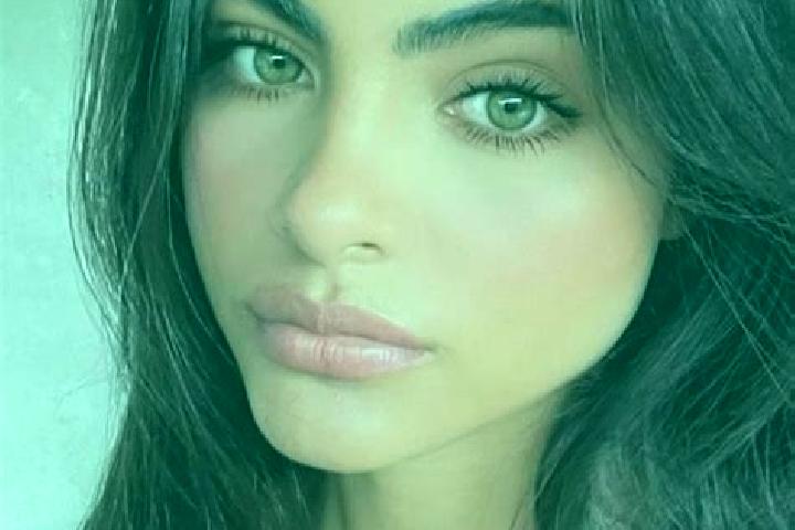 Nova, 38, a brunette green-eyed caucasian companion based in Hougang New Town. Offering Fetish, Tantra, A-Level, CIM, Dinner Date. Available for incall and o...
