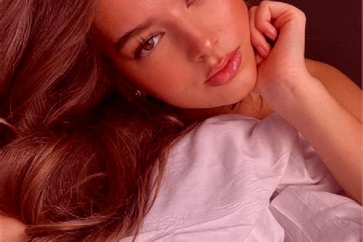 Nova, 38, a brunette hazel-eyed european companion based in Jangkurang Kidul. Offering BDSM, Overnight, Girlfriend Experience. Available for incall and outca...