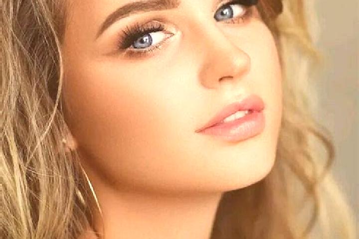 Nova, 38, a dark blonde blue-eyed middle eastern companion based in Mochau. Offering Deep French Kissing, Couples, Tantra. Available for incall and outcall, ...