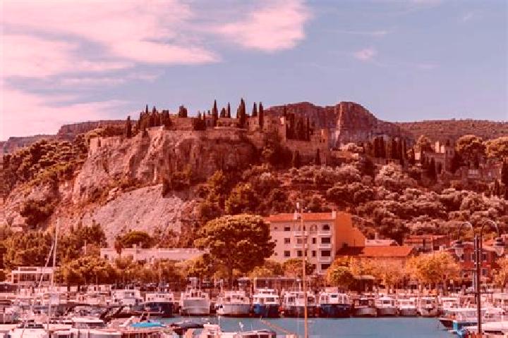 Nova, 38 — Escort in Cassis, France