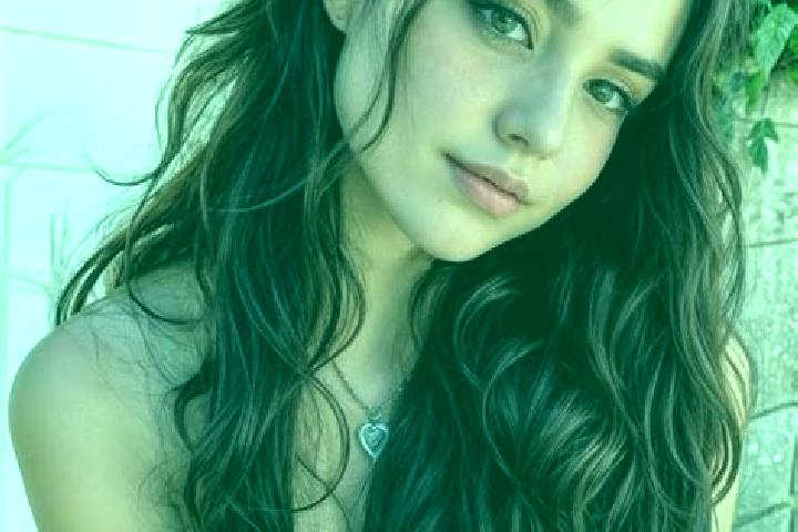 Olivia, 20, a auburn hazel-eyed mixed companion based in Te Puru. Offering BDSM, Roleplay, 69, CIM. Available for incall and outcall, overnight bookings avai...