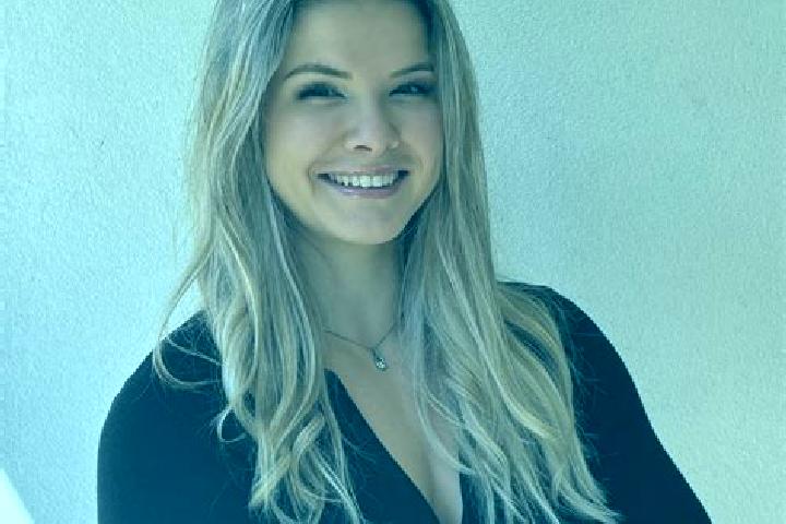 Olivia, 20 — Escort in Chaponost, France