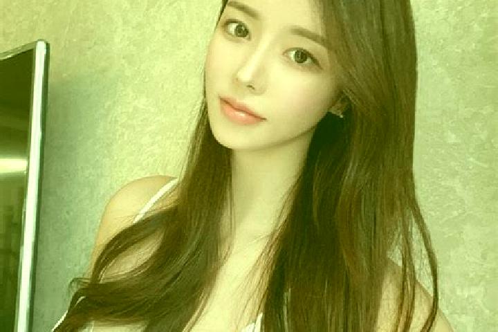 Olivia, 20 — Escort in Yifaquan, China