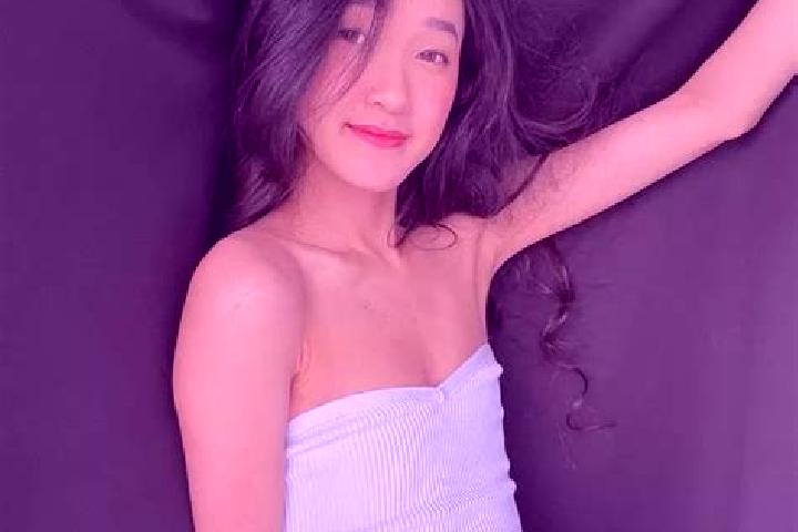 Olivia, 21, a blonde brown-eyed asian companion based in Cheste. Offering Massage, Party Girl, Striptease, Roleplay. Available for incall and outcall, day an...
