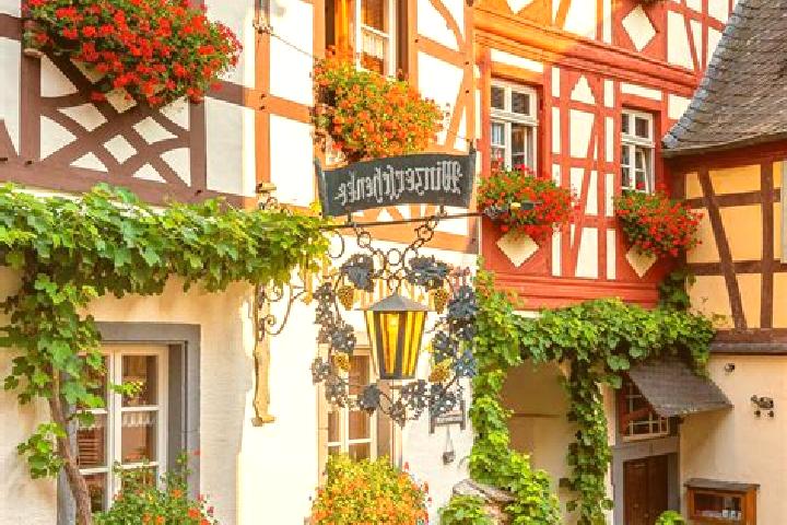 Olivia, 21 — Escort in Bremsnitz, Germany