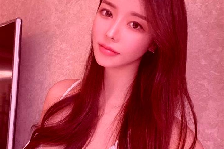 Olivia, 21 — Escort in Jiaoxiyakou, China
