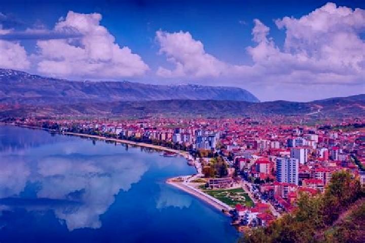 Olivia, 21 — Escort in Qender Skrapar, Albania