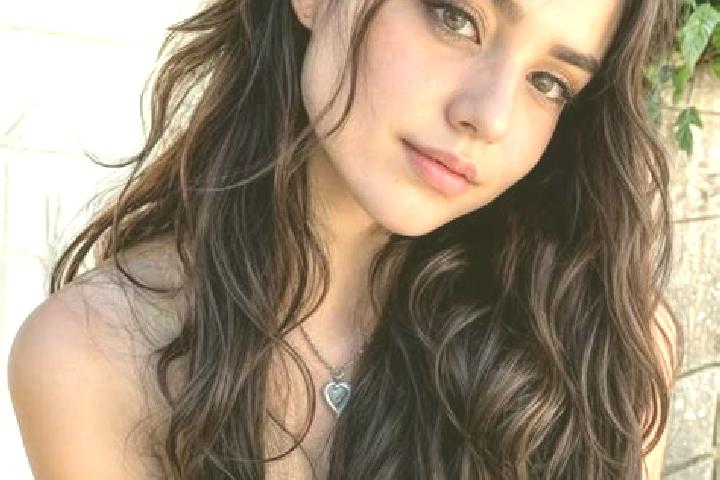 Olivia, 22, a auburn hazel-eyed middle eastern companion based in Chiefland. Offering OWO, Prostate Massage, Travel Companion, Massage, Striptease. Available...