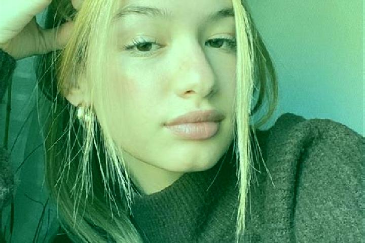 Olivia, 22, a blonde brown-eyed caucasian companion based in Elsworth. Offering Duos, Tantra, Prostate Massage. Available for incall and outcall, overnight b...