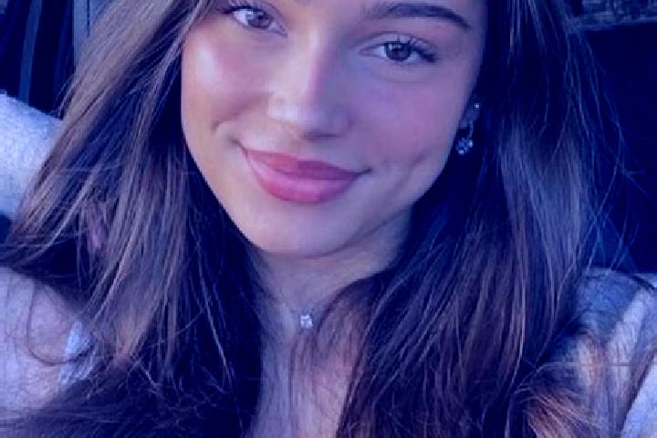 Olivia, 22, a brunette hazel-eyed mediterranean companion based in Caister-on-Sea. Offering Prostate Massage, Striptease, BDSM. Available for incall and outc...