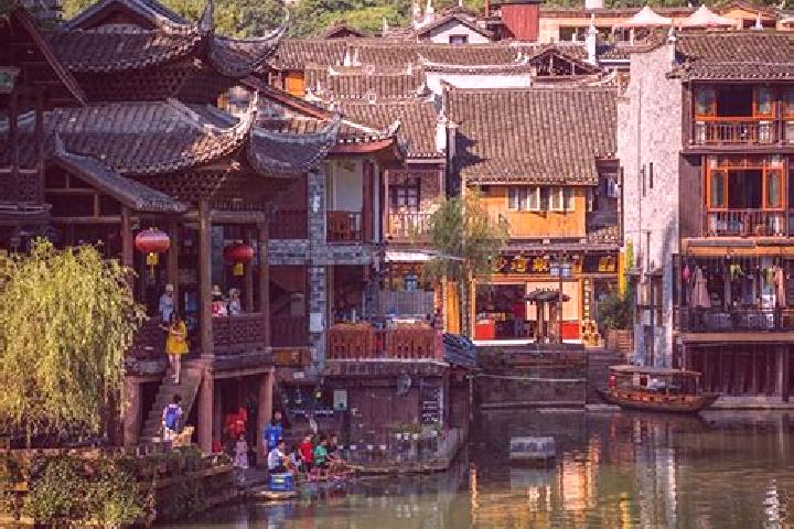 Olivia, 22 — Escort in Zhenyuan, China