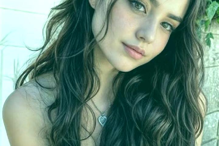 Olivia, 23, a auburn amber-eyed middle eastern companion based in Corby. Offering Erotic Massage, Fetish, Travel Companion. Available for incall and outcall,...