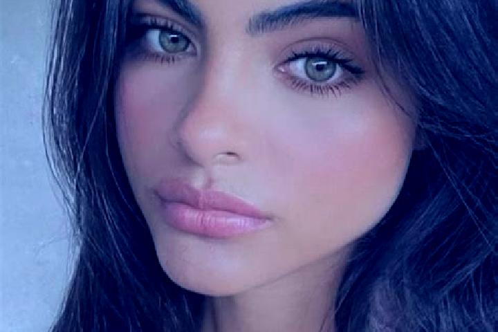Olivia, 23, a auburn hazel-eyed middle eastern companion based in Virbalis. Offering BDSM, Travel Companion, Erotic Massage. Available for incall and outcall...