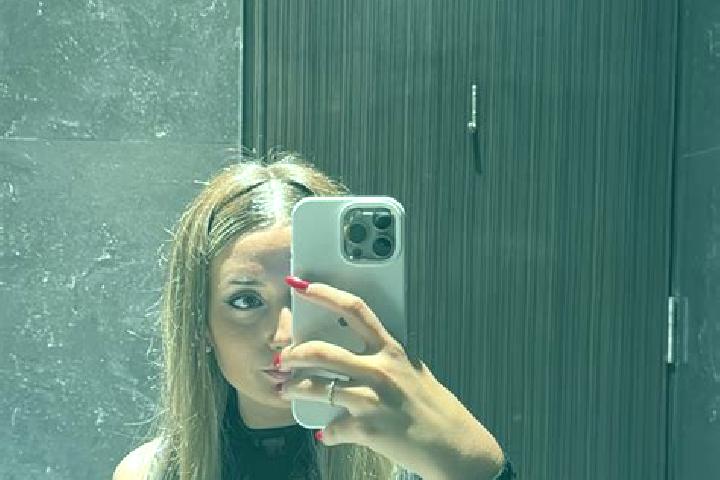 Olivia, 23 — Escort in Cande, France