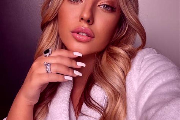 Olivia, 23 — Escort in Elbeyli, Turkey