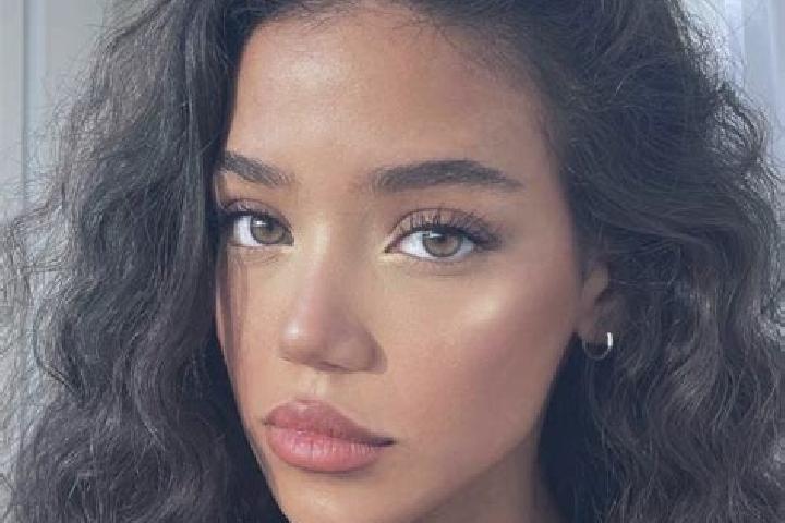 Olivia, 24, a black brown-eyed slavic companion based in Noyal-Pontivy. Offering Travel Companion, 69, GFE. Available for incall and outcall, day and evening...