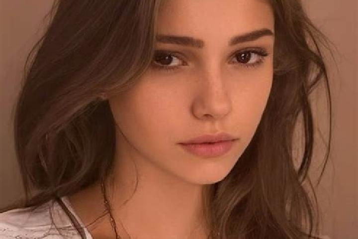 Olivia, 24, a chestnut dark-eyed slavic companion based in Bairro Novo I. Offering GFE, Party Girl, Roleplay, Fetish. Available for incall and outcall, day a...