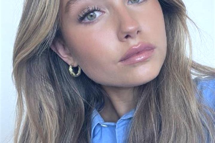 Olivia, 24, a dark blonde green-eyed european companion based in Pine Lake. Offering Girlfriend Experience, Erotic Massage, A-Level, Overnight, CIM. Availabl...