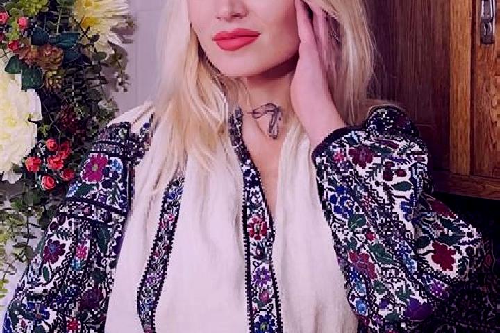 Olivia, 24 — Escort in Kitsman, Ukraine