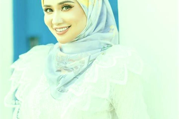 Olivia, 24 — Escort in Licin Krajan, Indonesia