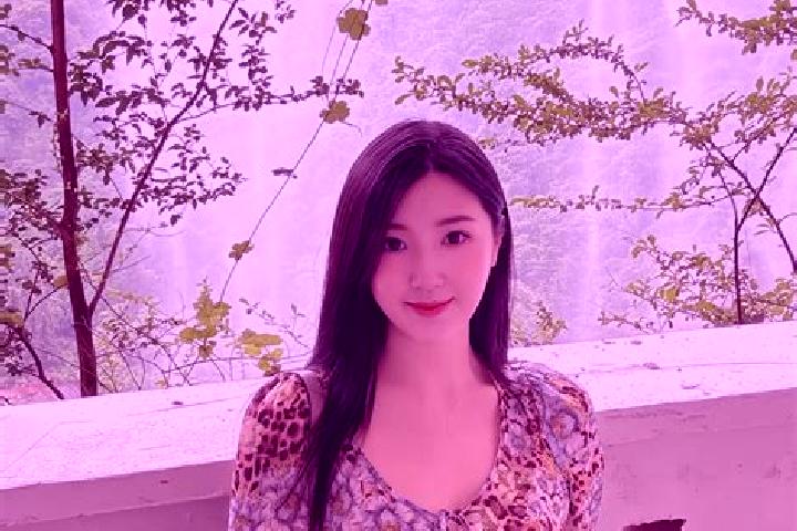 Olivia, 24 — Escort in Lilin, China