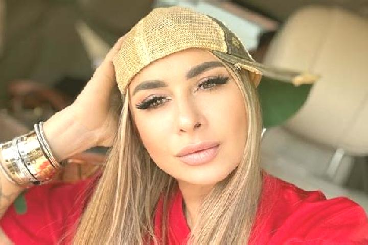 Olivia, 24 — Escort in Livezile, Romania