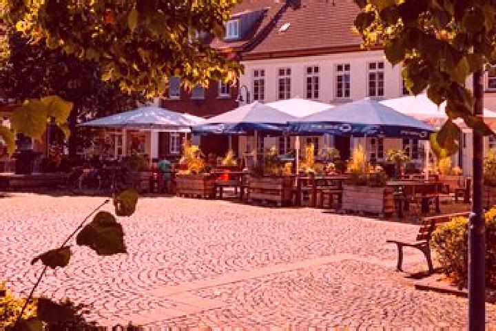 Olivia, 24 — Escort in Meerbusch, Germany