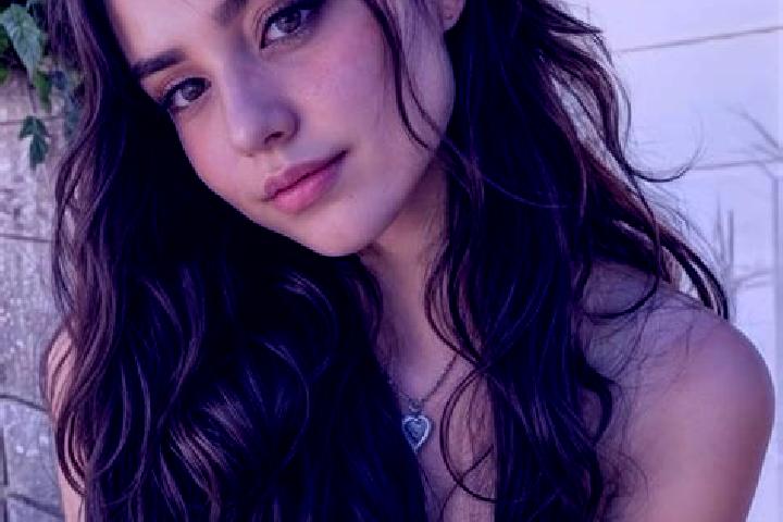 Olivia, 25, a auburn hazel-eyed slavic companion based in Waipukang. Offering Massage, Dinner Date, Overnight, GFE. Available for incall and outcall, day and...