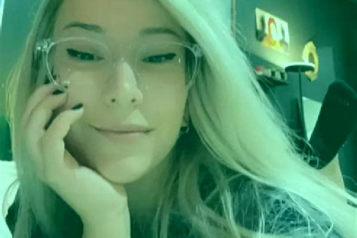 Olivia, 25, a blonde dark-eyed mixed companion based in Vigliano Biellese. Offering Erotic Massage, OWO, Couples, CIM, Duos. Available for incall and outcall...