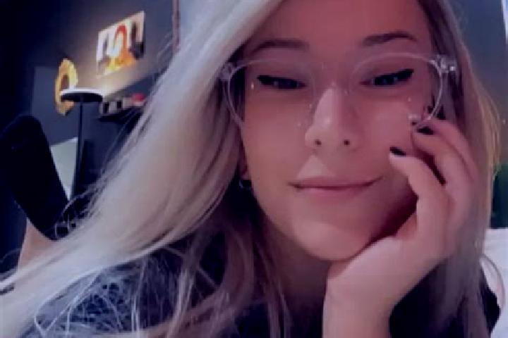 Olivia, 25, a dark blonde amber-eyed mediterranean companion based in Ngong Ping. Offering BDSM, Travel Companion, A-Level, 69, Roleplay. Available for incal...
