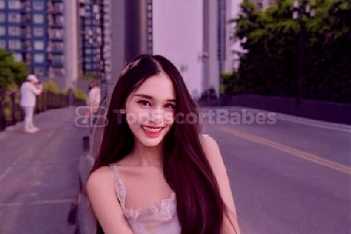 Olivia, 25 — Escort in Meili, China
