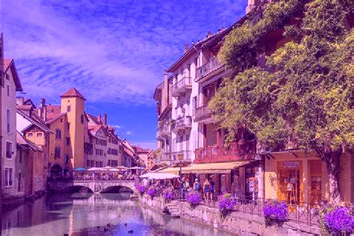 Olivia, 25 — Escort in Vienne, France