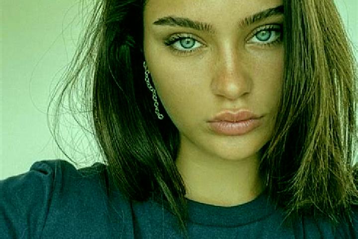 Olivia, 26, a brunette amber-eyed european companion based in Gweta. Offering Party Girl. Available for incall and outcall, day and evening dates.