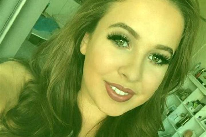 Olivia, 26, a chestnut brown-eyed european companion based in Carlton le Moorland. Offering Couples, GFE, Striptease, Erotic Massage. Available for incall an...
