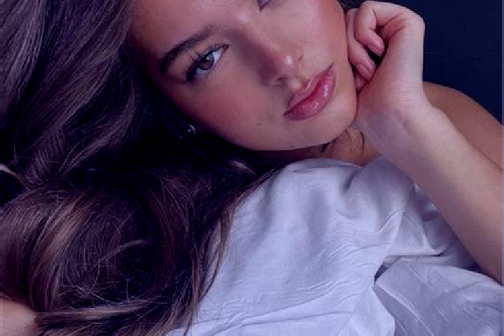 Olivia, 26, a chestnut dark-eyed latina companion based in Roslyakovo. Offering BDSM, Deep French Kissing, Massage. Available for incall and outcall, day and...