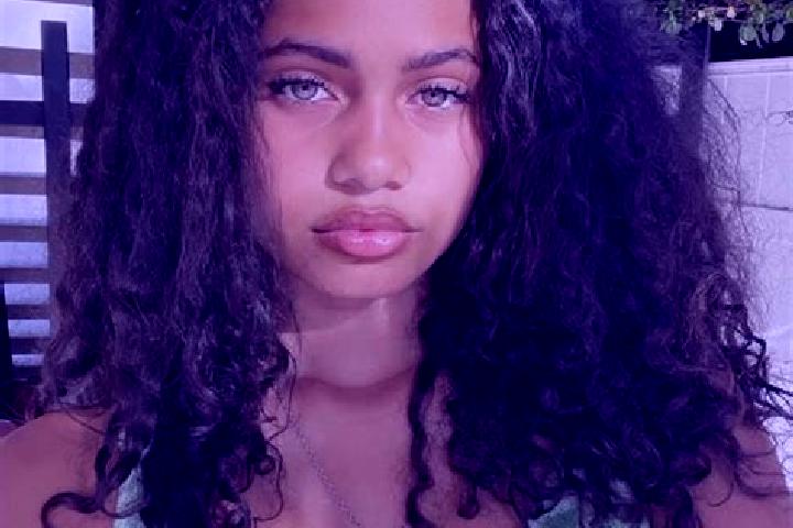 Olivia, 26, a red green-eyed mixed companion based in Falcoiu. Offering Overnight, Party Girl, Couples. Available for incall and outcall, day and evening dates.