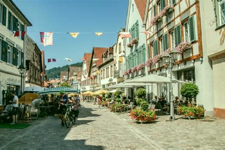 Olivia, 26 — Escort in Haslach im Kinzigtal, Germany