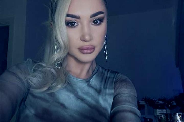 Olivia, 27, a platinum blonde amber-eyed latina companion based in La Villedieu-du-Clain. Offering Duos, GFE, Domination, Travel Companion. Available for inc...