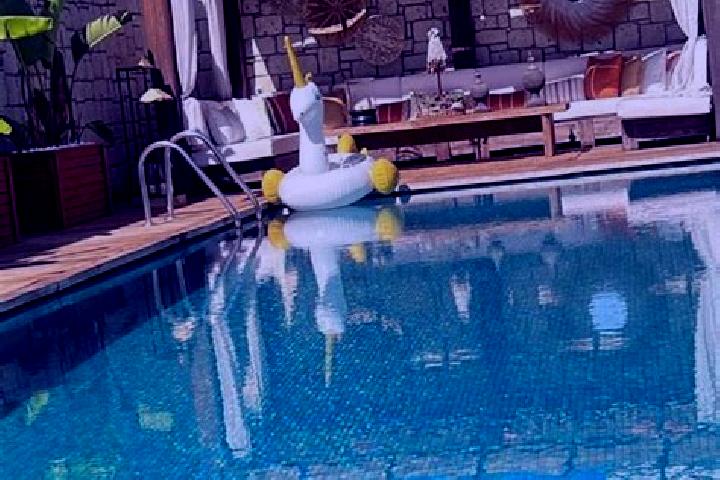 Olivia, 27 — Escort in Kayran, Turkey