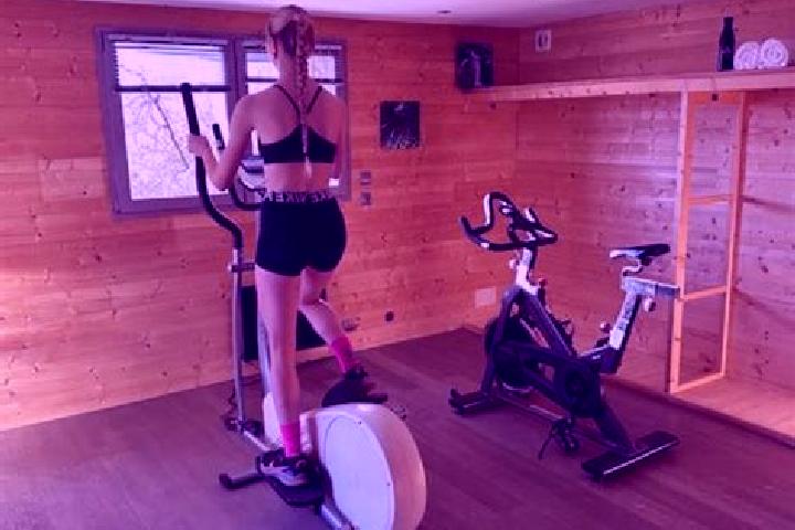 Olivia, 27 — Escort in Le Tholy, France