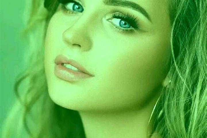 Olivia, 28, a dark blonde blue-eyed caribbean companion based in Uptown. Offering Massage, Striptease, GFE. Available for incall and outcall, day and evening...