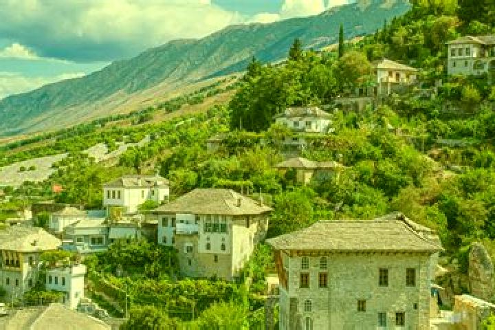 Olivia, 28 — Escort in Kashar, Albania