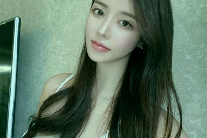 Olivia, 28 — Escort in Lequn, China