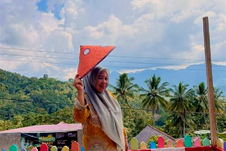 Olivia, 28 — Escort in Tapalang, Indonesia
