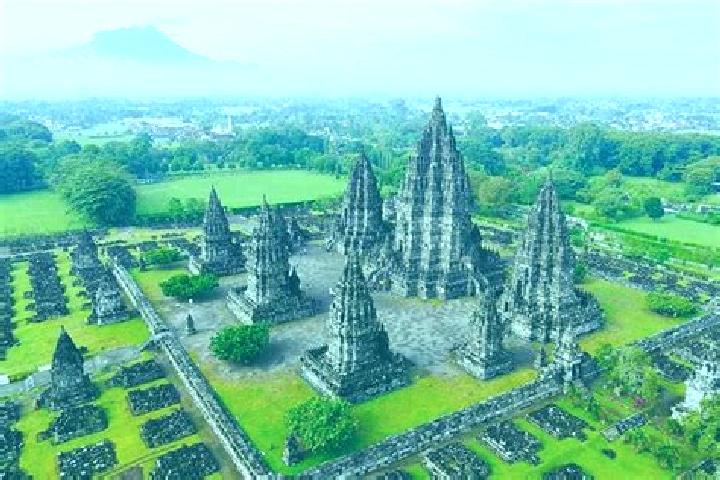 Olivia, 29 — Escort in Candi Prambanan, Indonesia