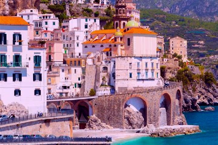 Olivia, 29 — Escort in Gozzolina, Italy