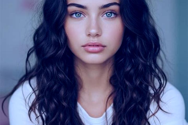 Olivia, 30, a brunette amber-eyed mediterranean companion based in Chibucu. Offering BDSM, Prostate Massage. Available for incall and outcall, day and evenin...