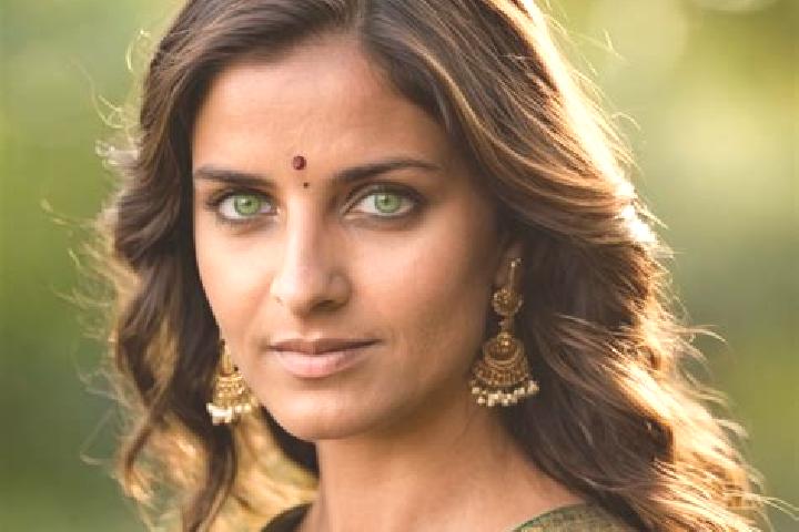 Olivia, 30, a chestnut green-eyed indian companion based in Saint-Joseph. Offering Fetish, Girlfriend Experience, Striptease. Available for incall and outcal...