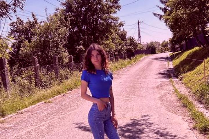 Olivia, 30 — Escort in Grajduri, Romania